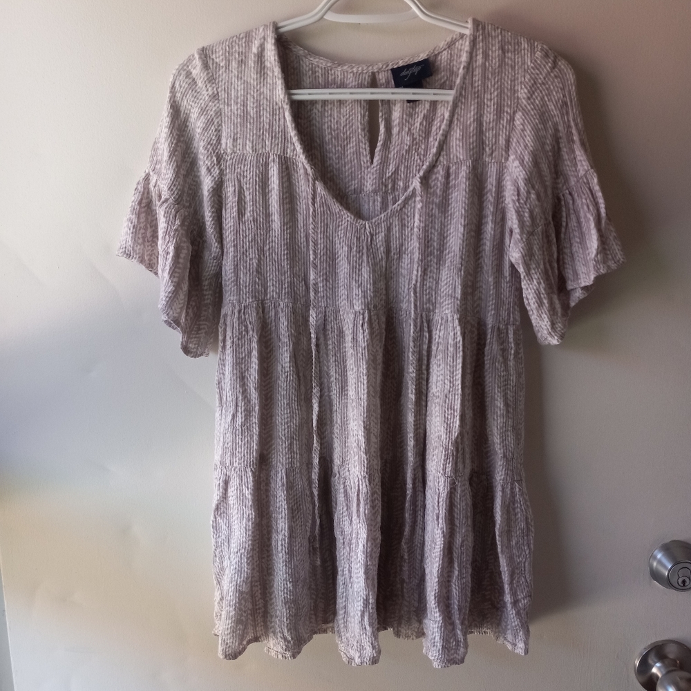 Daytrip Juniors Size XS Taupe White Flutter Sleeve Ruched Blouse